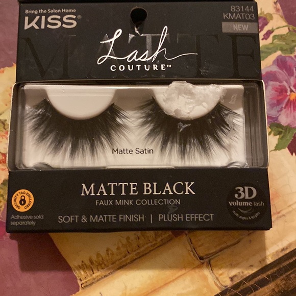 Kiss lashes - Picture 3 of 3